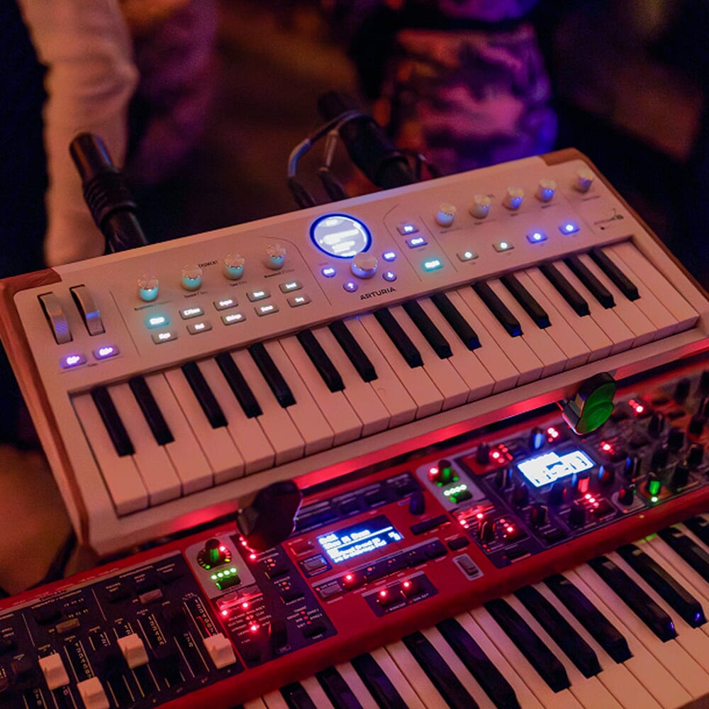 🎹 Arturia AstroLab 37: Compact 37-Key Synth with Full AstroLab Power