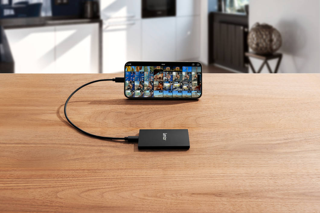Lexar SL500 Portable SSD 1TB (Mag Set Version)