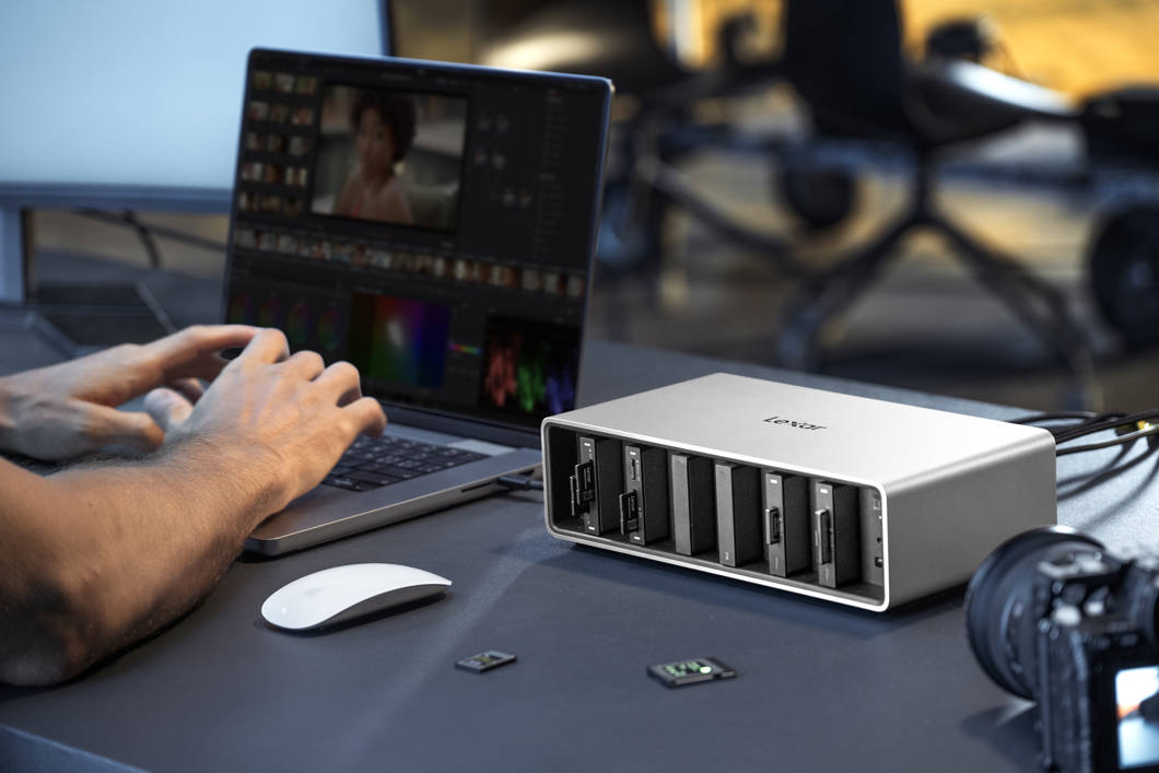 Lexar Workflow Go (with Thunderbolt4 Uplink, 6 Module Bay)