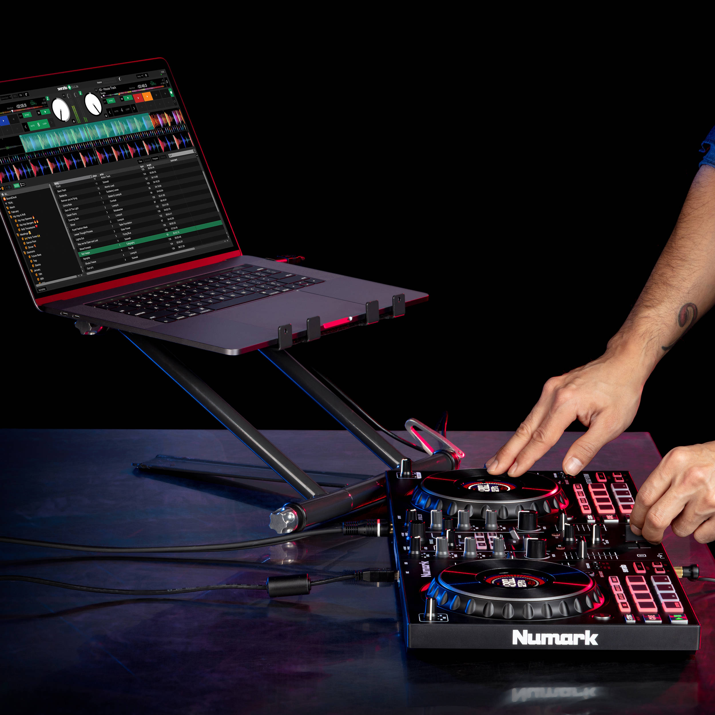 Numark Mixtrack Platinum FX