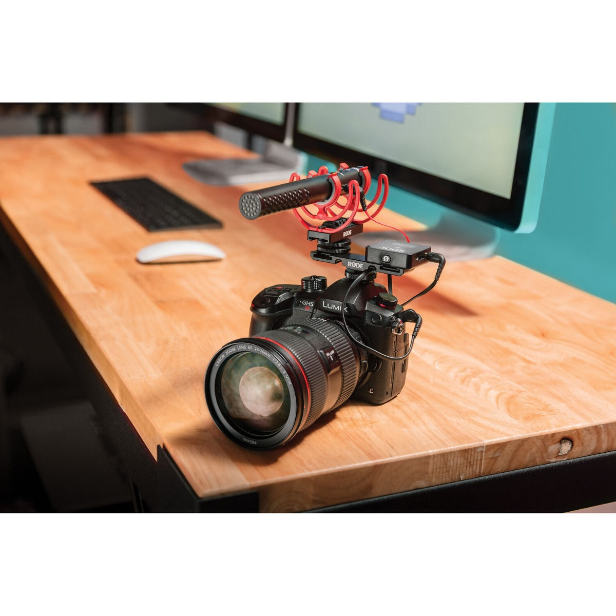Rode DCS-1 microphone mount holder for secure and stable attachment of Rode microphones to stands or booms.