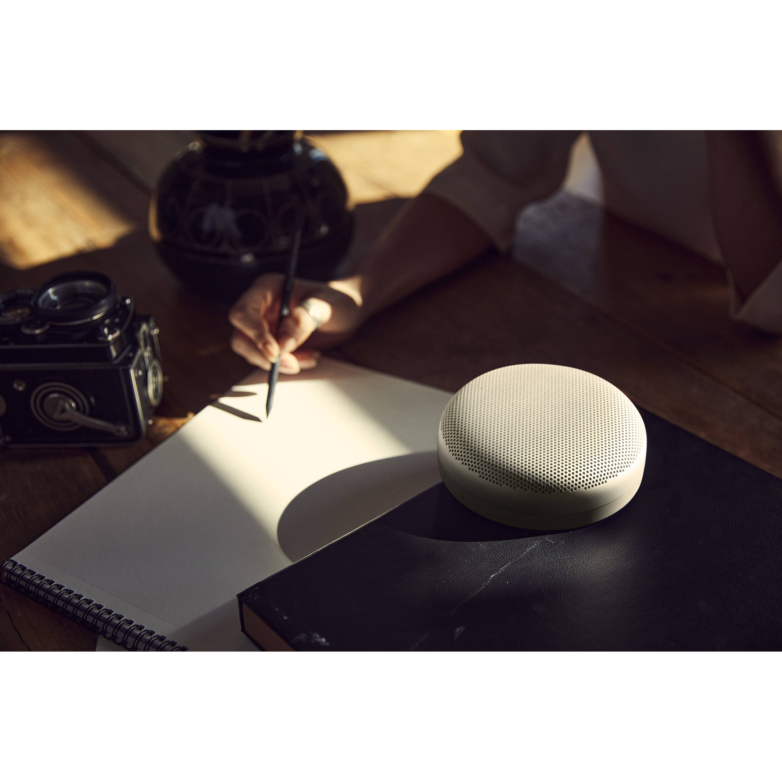 Bang & Olufsen Beosound A1 2nd Gen (Grey Mist)