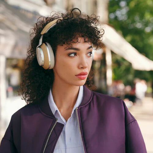 Bowers & Wilkins Px8