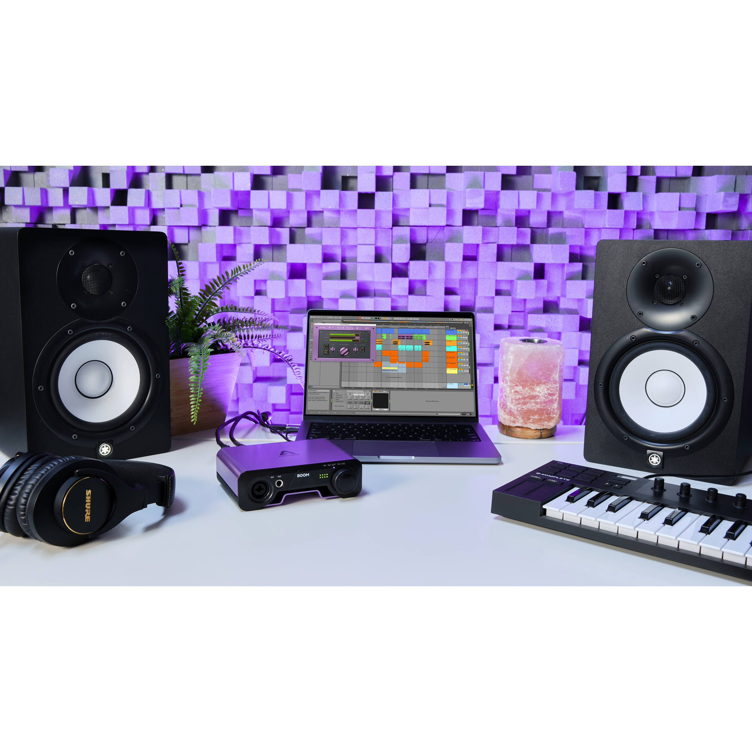 Apogee Boom