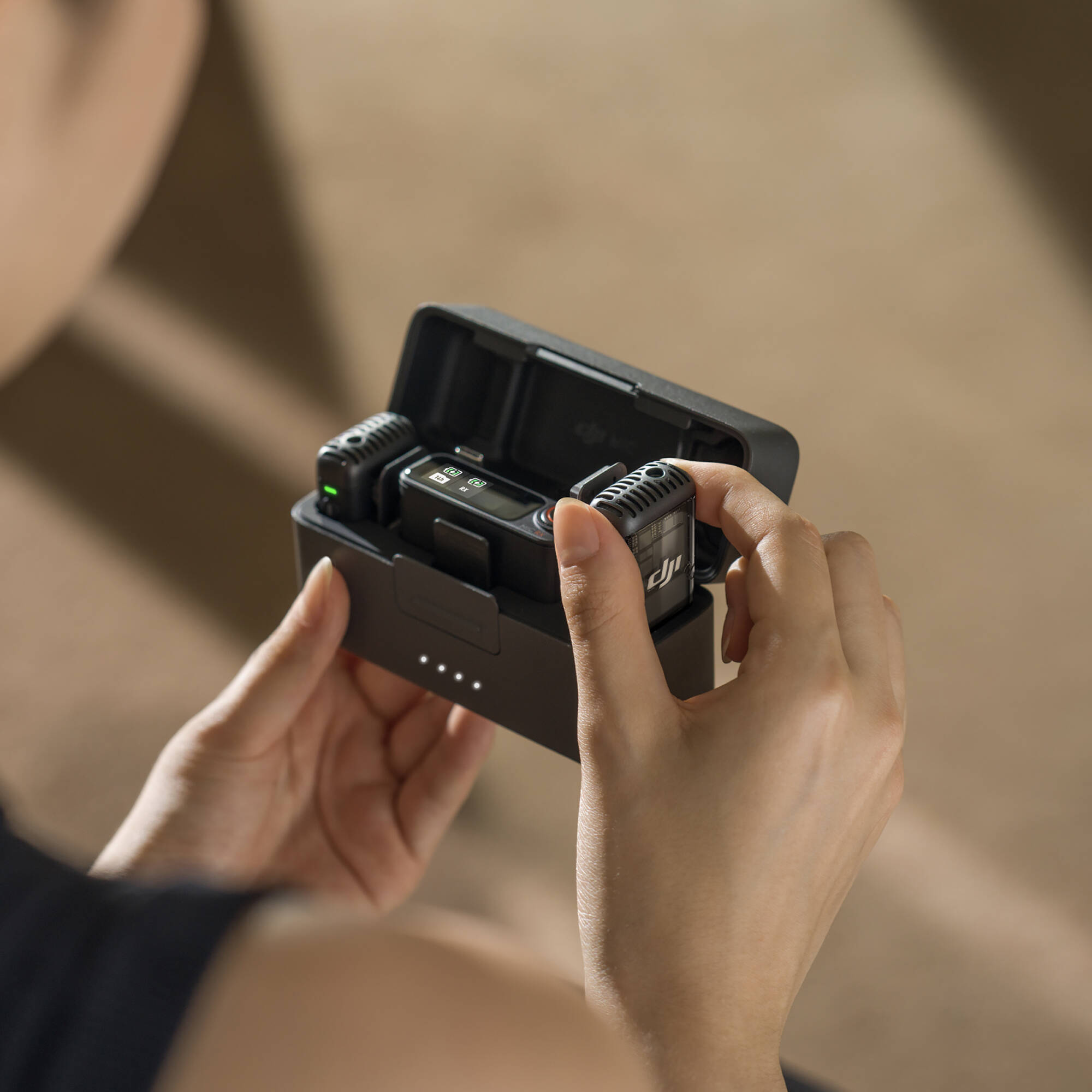 DJI Mic 2 (2 TX + 1 RX + Charging Case, Shadow Black)