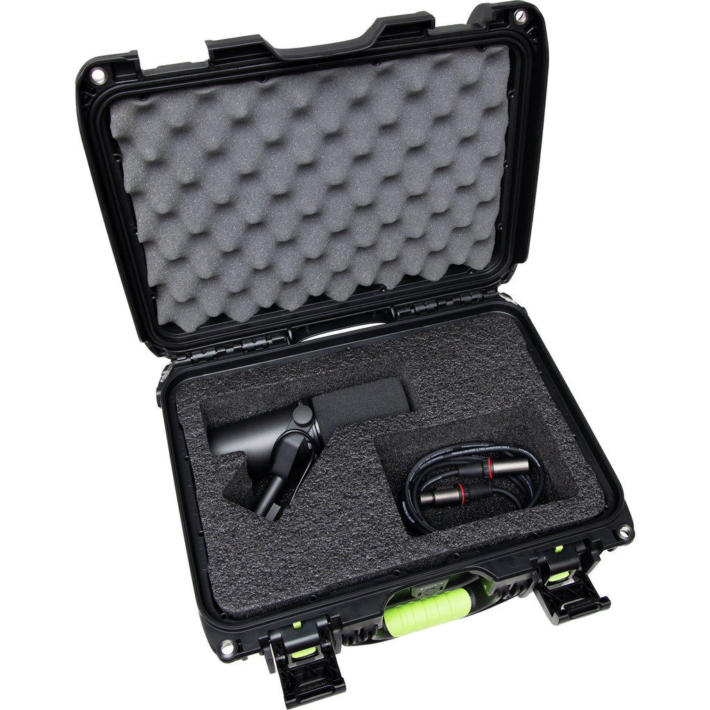 Shure SH-SM7-WP microphone case for Shure SM7B, durable protective bag with zipper and handle for safe storage and transport.
