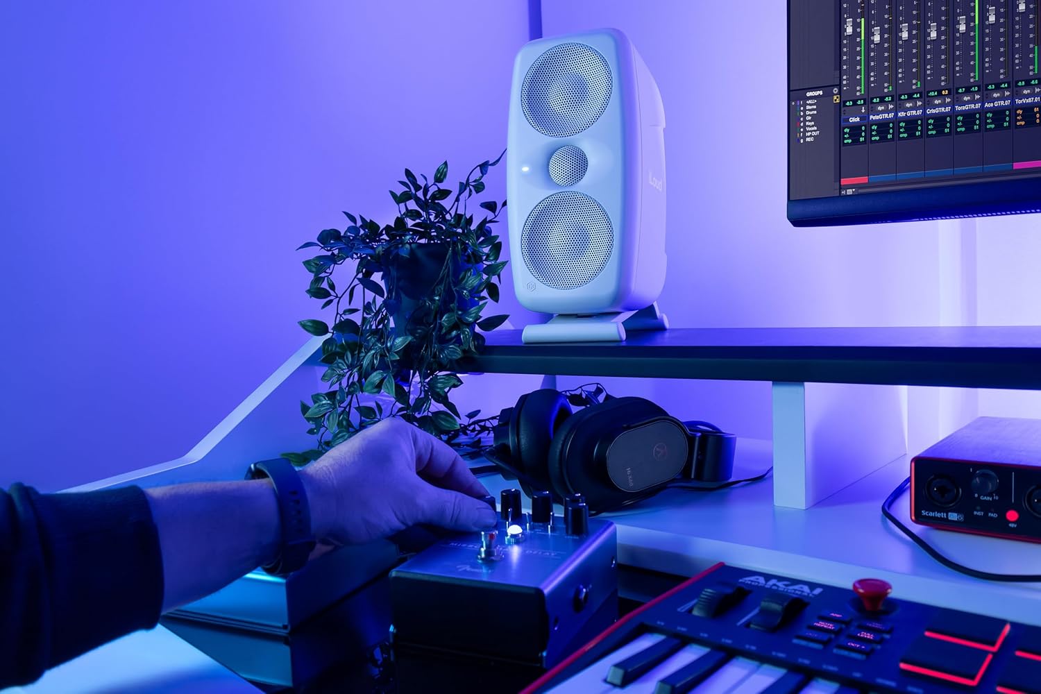 IK Multimedia iLoud MTM MK2 (Pair, White)