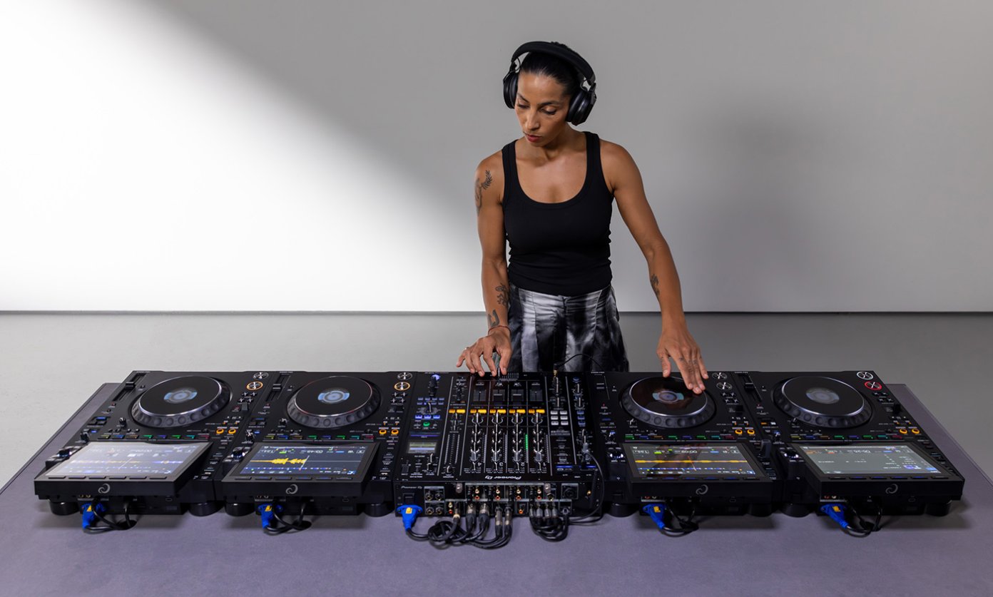 AlphaTheta CDJ-3000X Mega Bundle