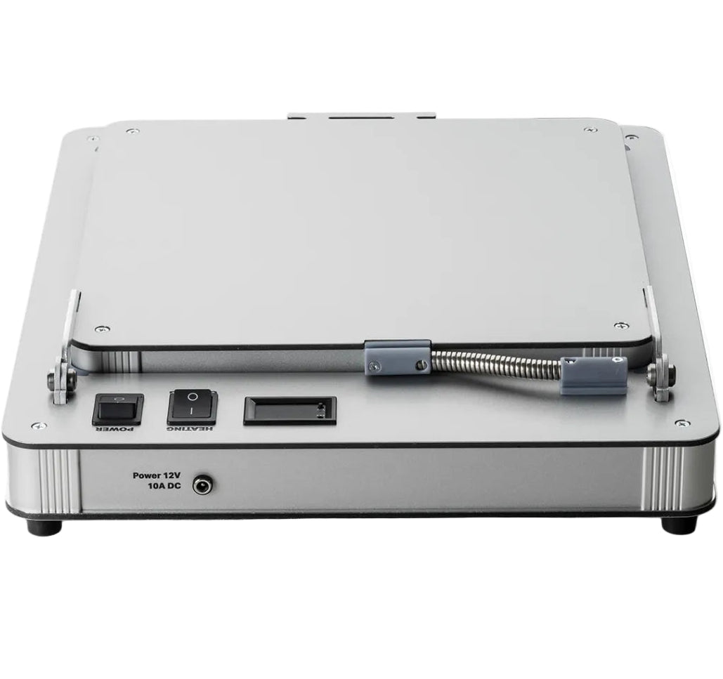 Pro-Ject Flatten it turntable isolation accessory lying flat on a surface, designed to reduce vibrations and improve audio performance.