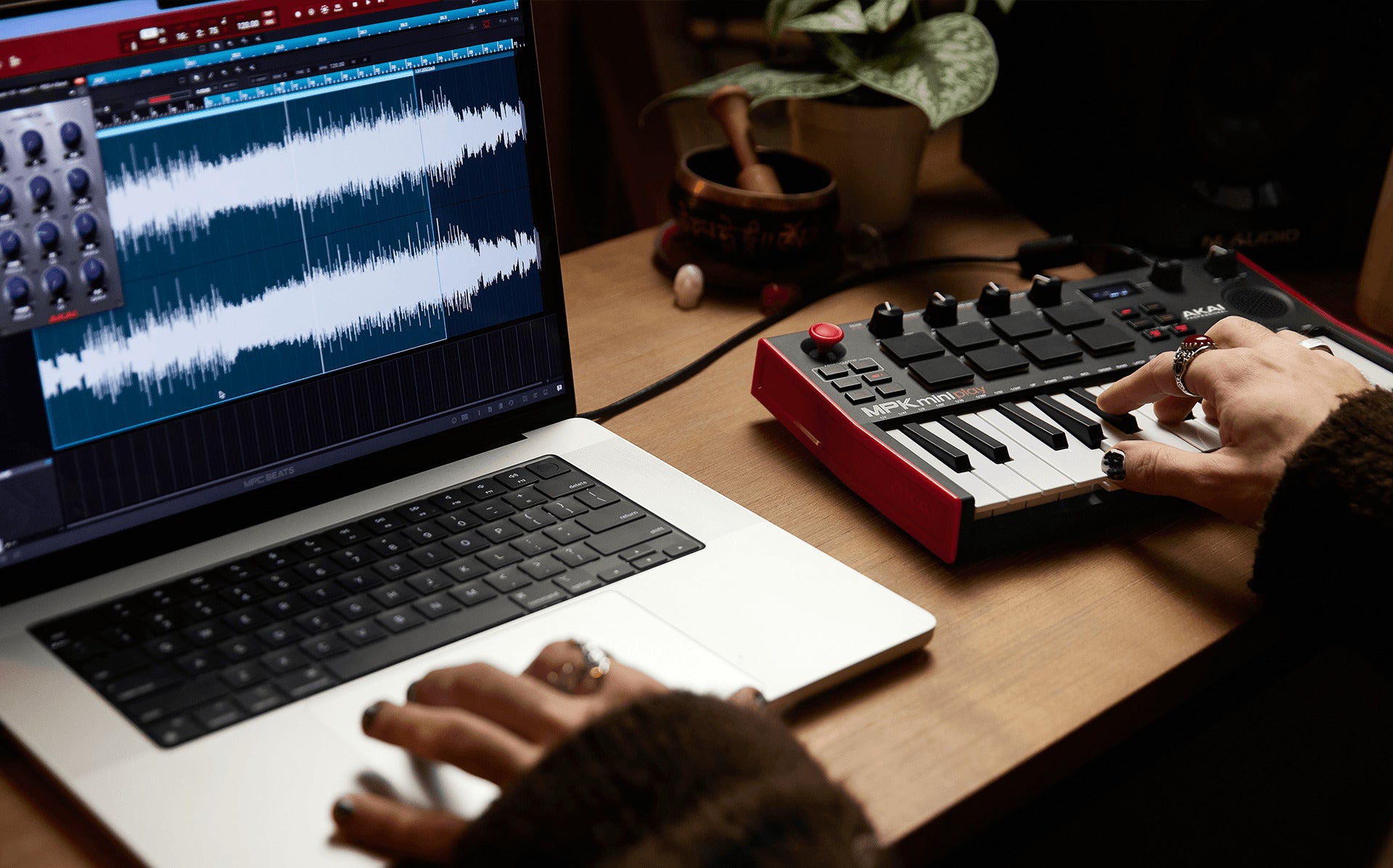Akai Professional MPK Mini Play MK3