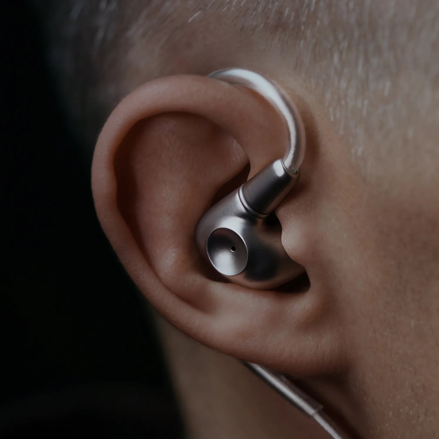 Meze Audio Astru wired in-ear headphones with comfortable ear tips and sleek black design.