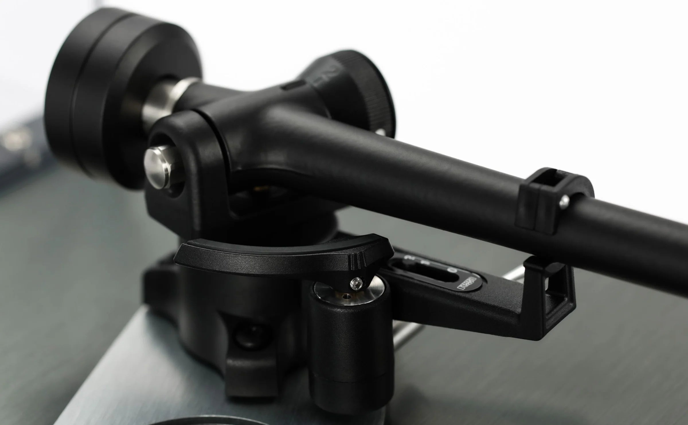 Rega Planar 3 RS (Aluminum, w/ Nd5 Cartridge)