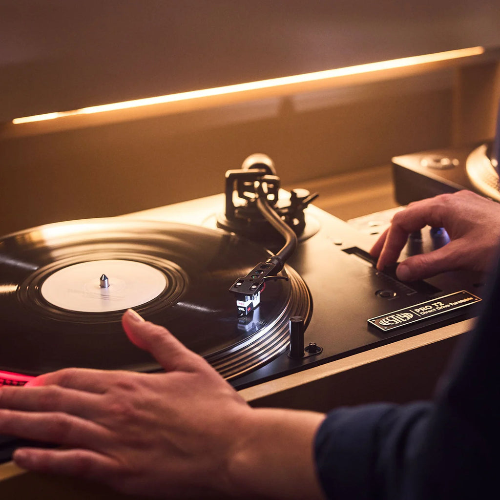 Vestlyd Vestlyd Pro T2 turntable in black with sleek design and control knobs, showcasing high-quality audio equipment.