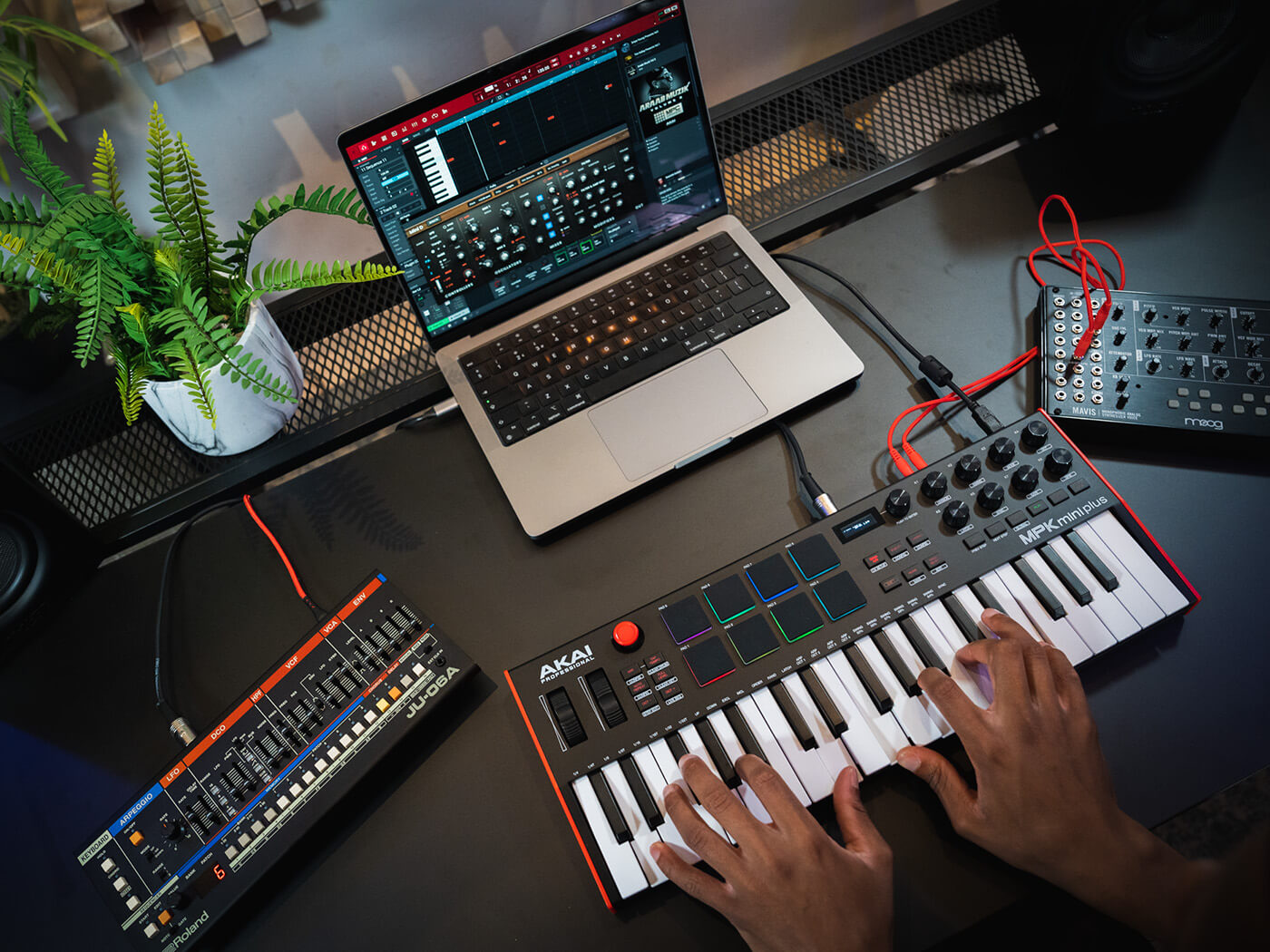 Akai Professional MPK Mini Plus – Soundium