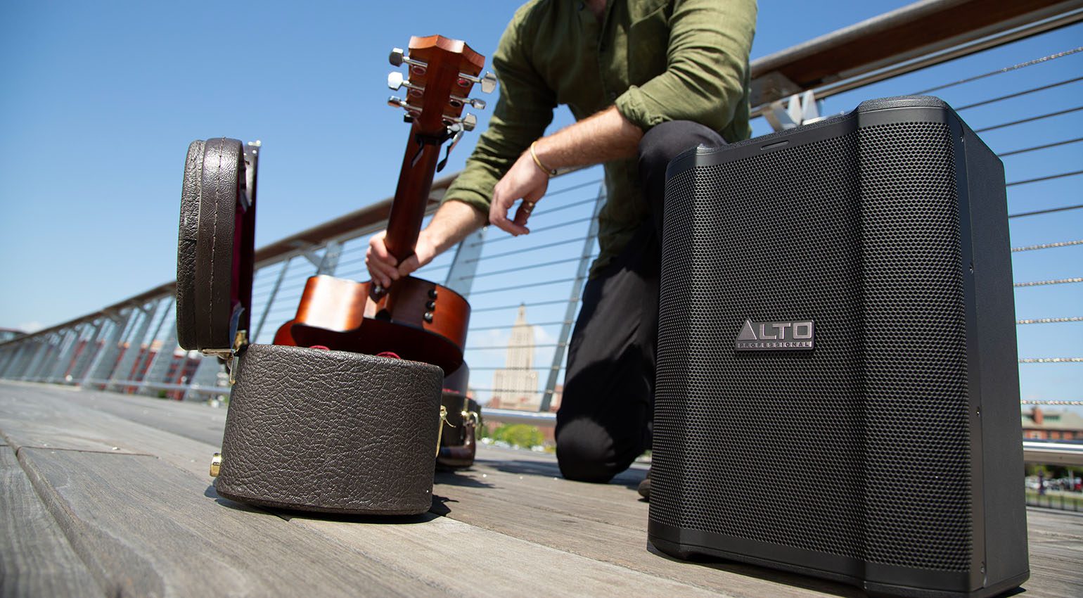 Alto Professional Busker