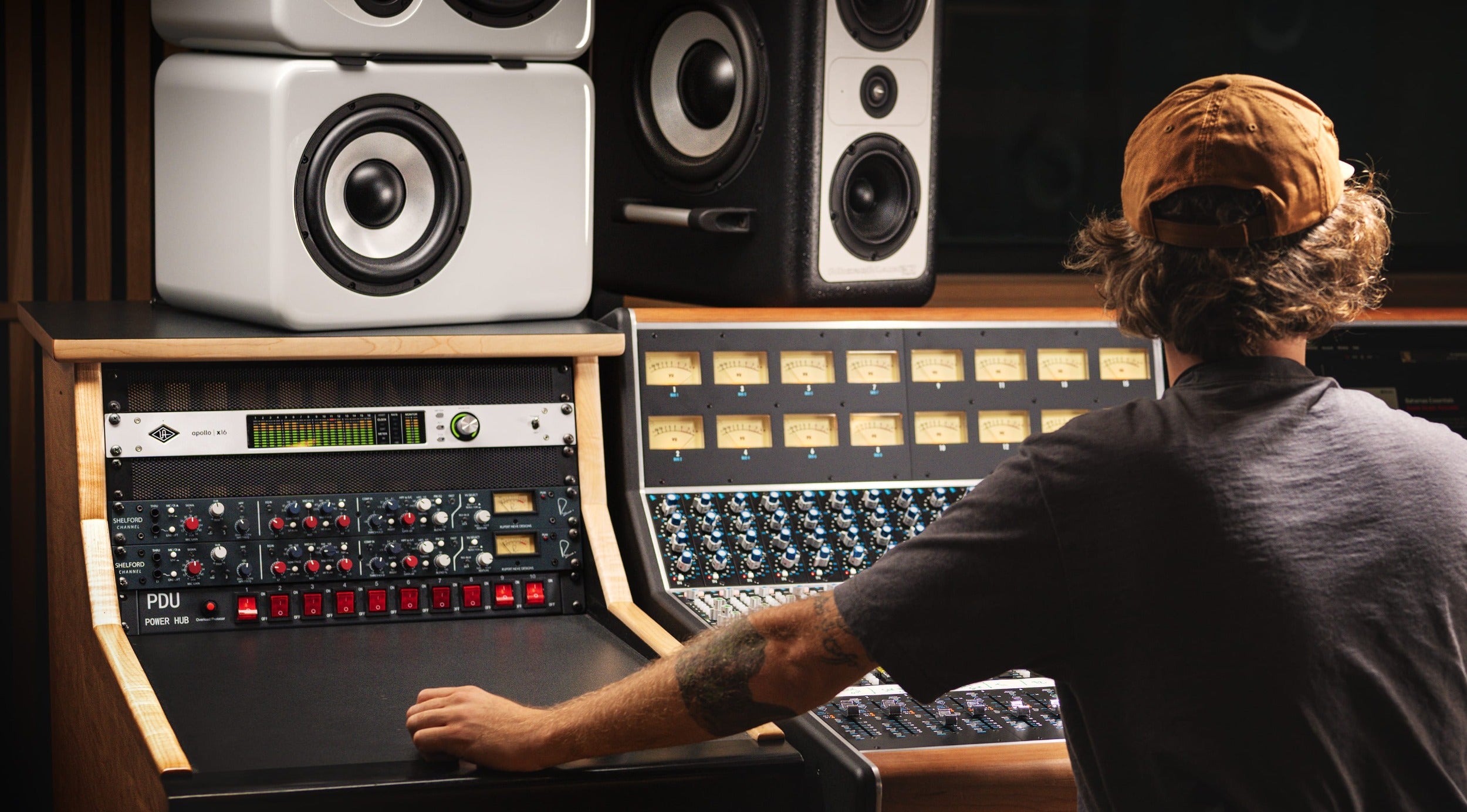 Universal Audio Apollo x16 Gen 2 (Ultimate+ Edition)