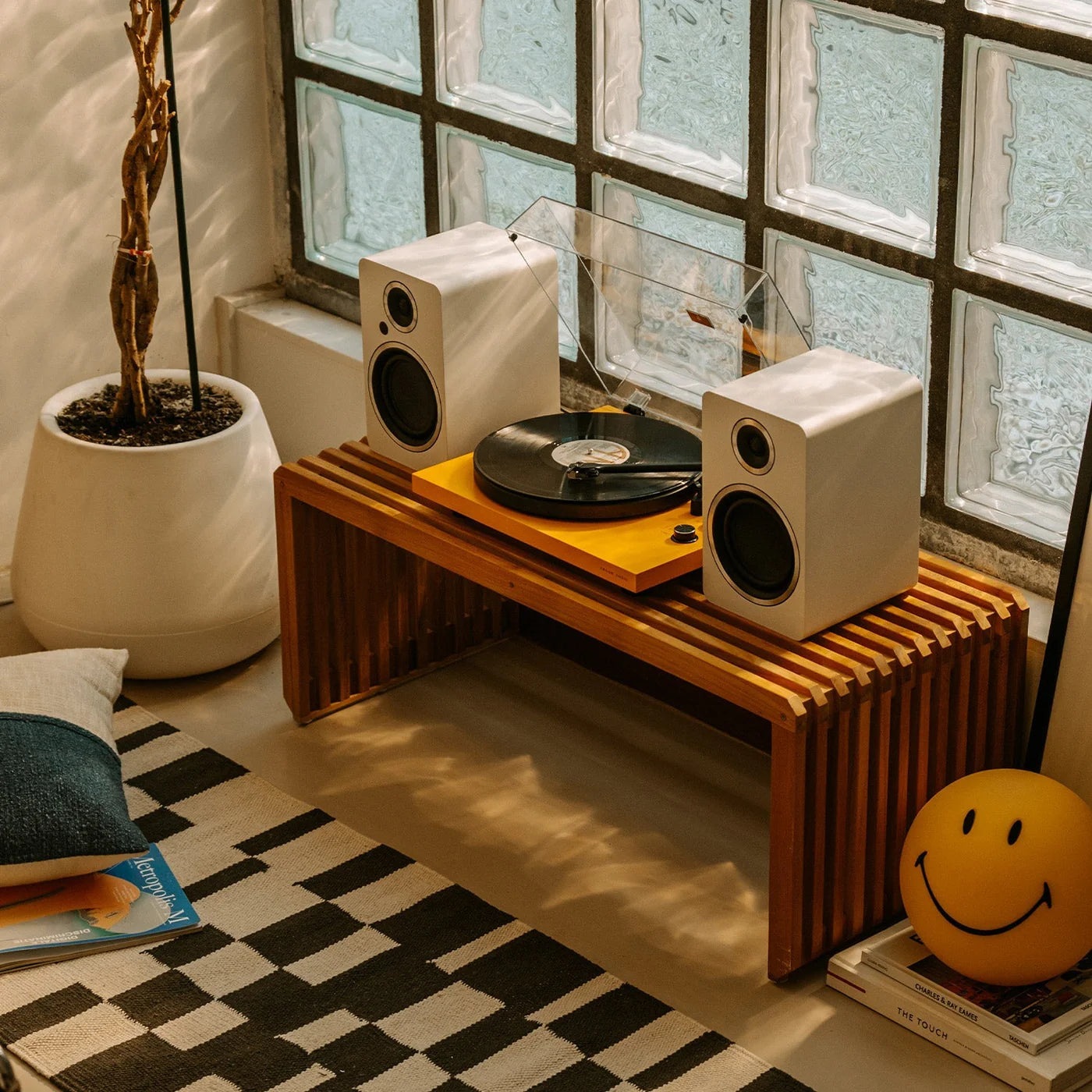 Argon Audio Fenris A5 active bookshelf speakers, front