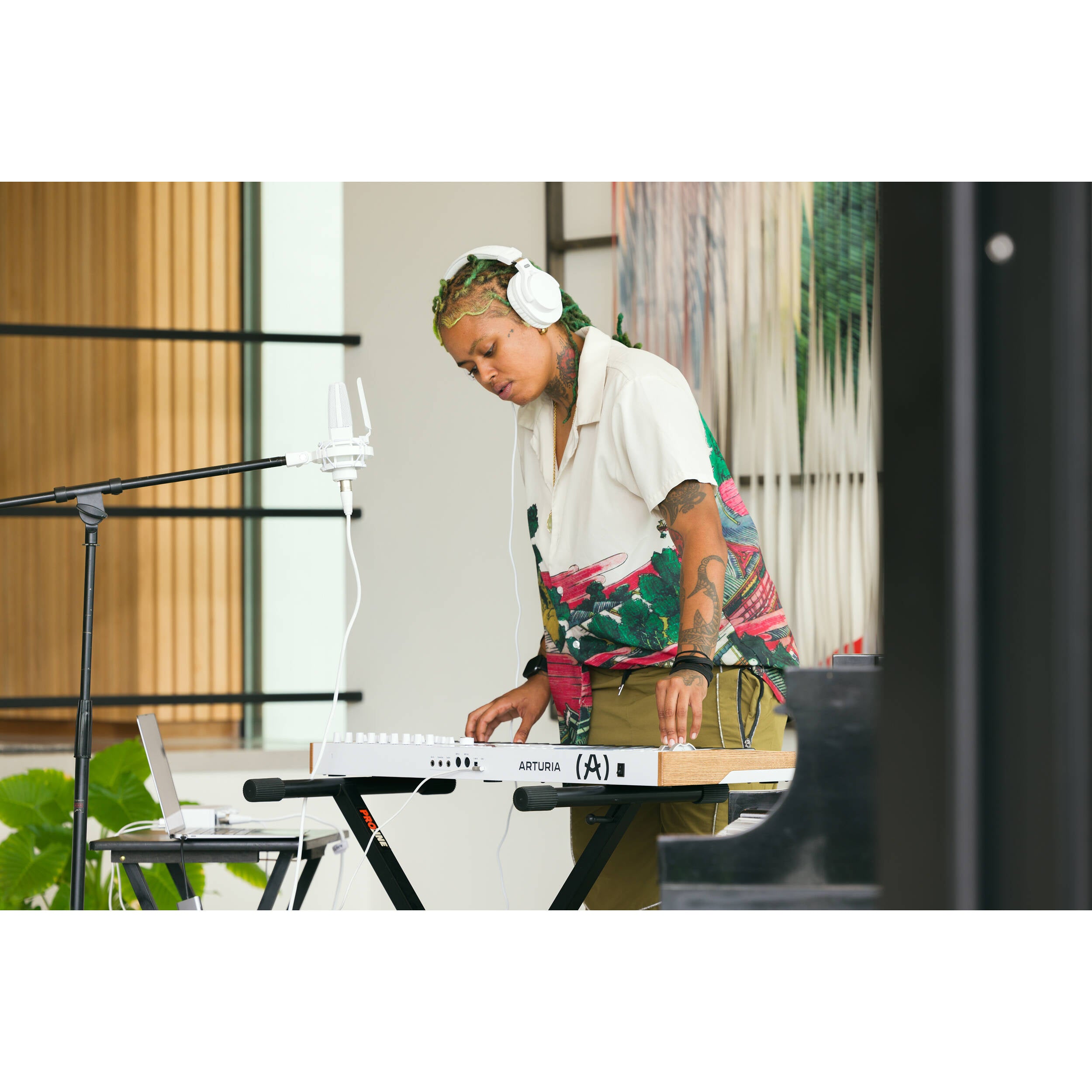 Arturia KeyLab 49 MK3 MIDI keyboard with 49 keys, control knobs, and pads, designed for music production and studio use.