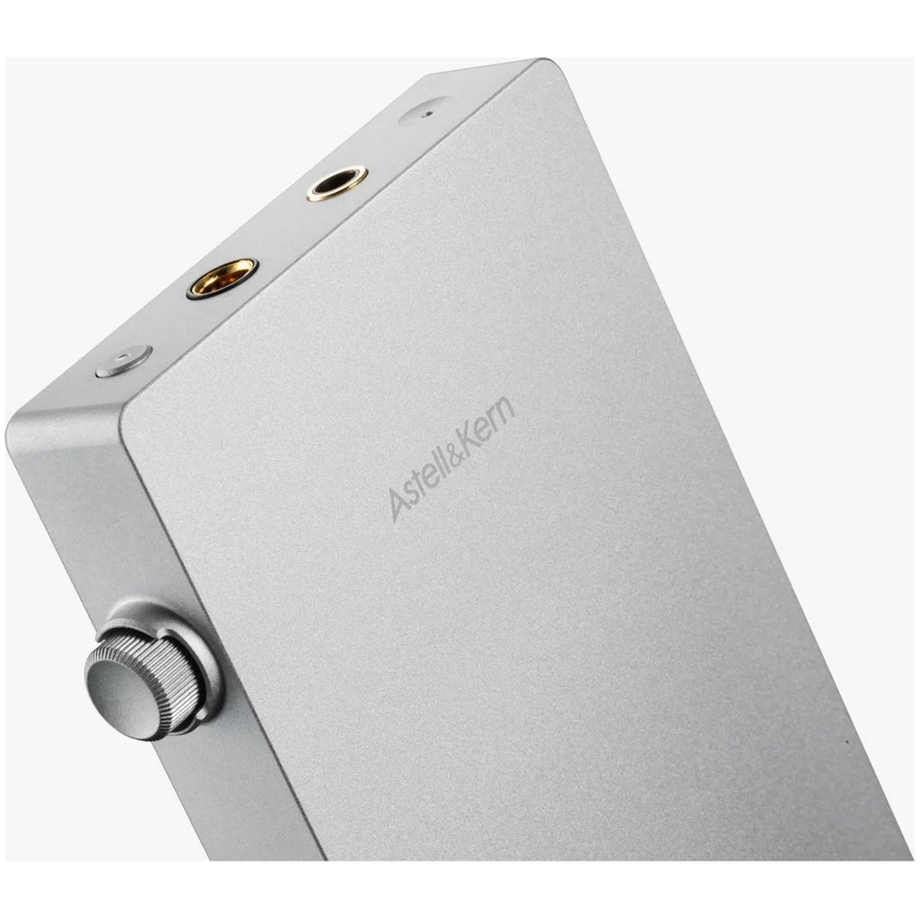Astell&Kern PD5 top view with 3.5mm and 4.4mm balanced outputs