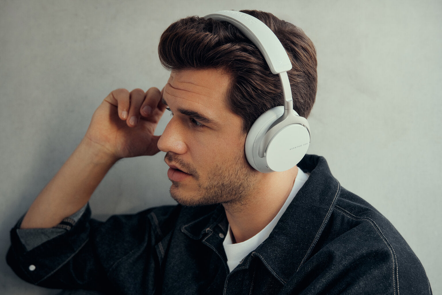 Beyerdynamic Aventho 200 wireless headphones, worn by user, lifestyle