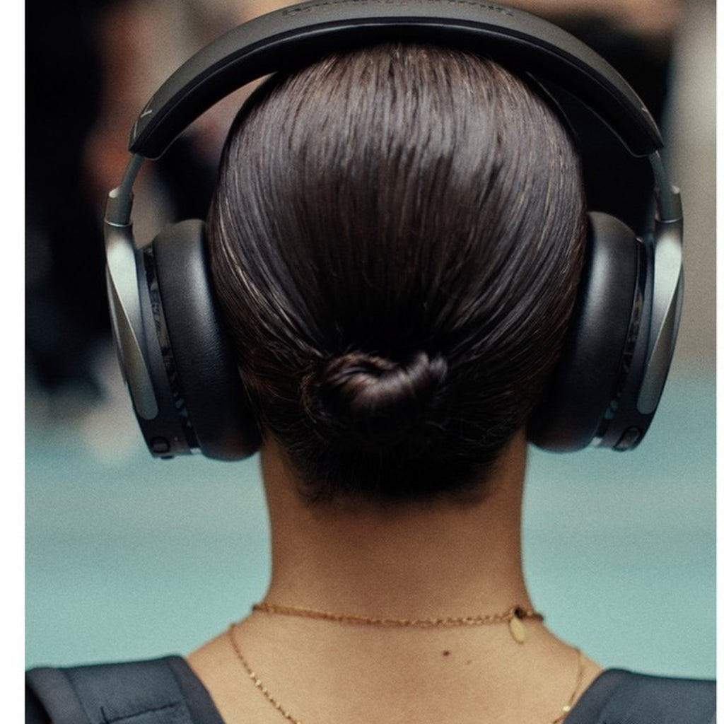 Beyerdynamic Aventho Y in Liquid Black, rear headband detail