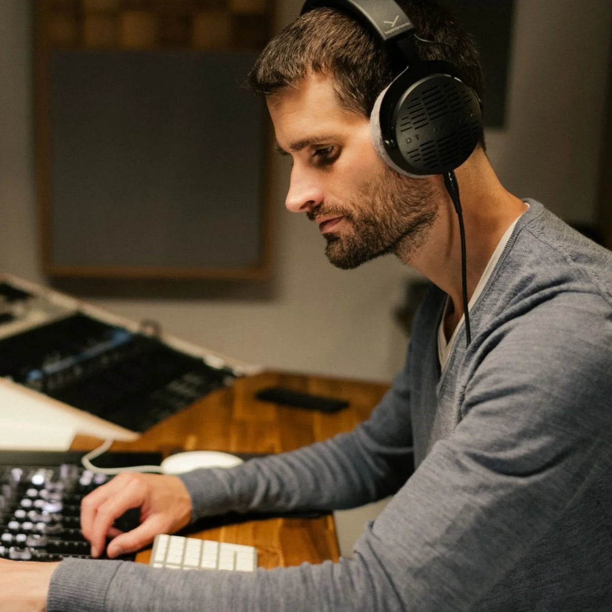 Beyerdynamic DT 900 Pro X studio headphones, view 6