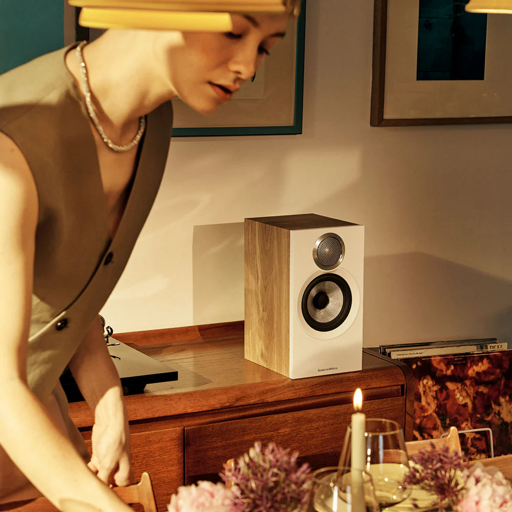 Bowers & Wilkins 607 S3