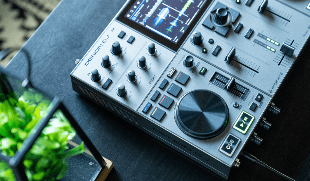 Denon DJ Prime GO+ dj media players, lifestyle