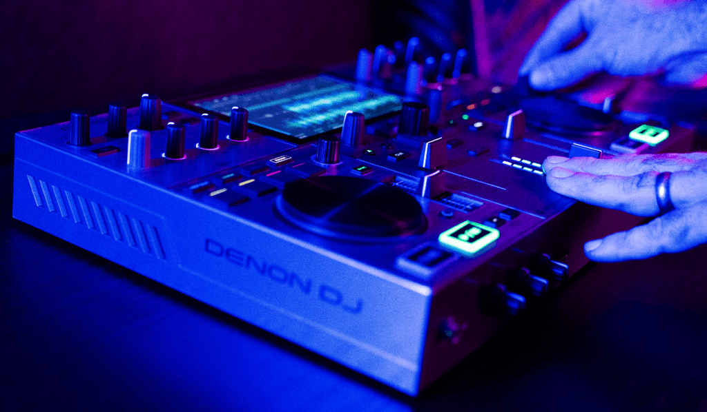 Denon DJ Prime GO+ dj media players, lifestyle