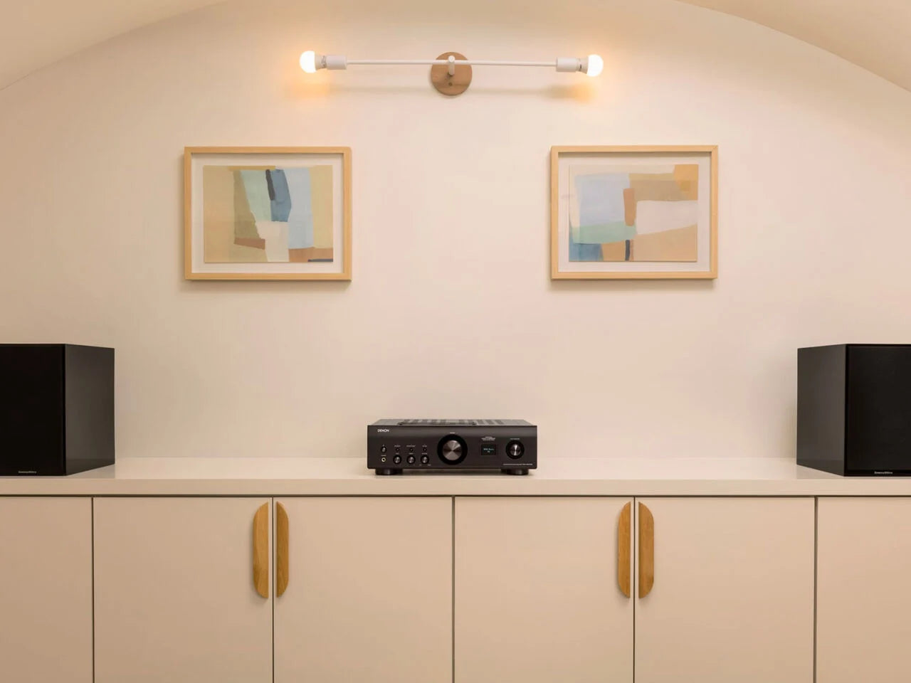 Denon PMA-900HNE stereo amplifiers, lifestyle