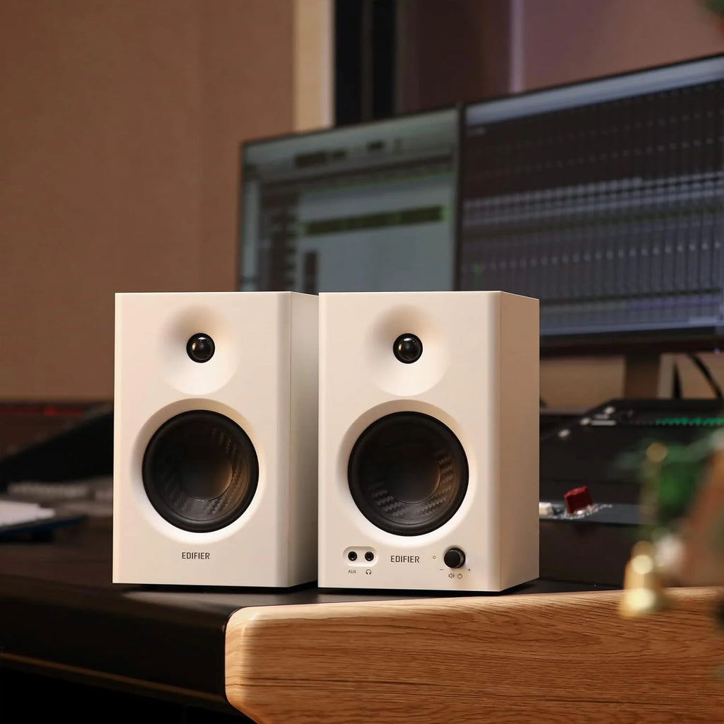 Edifier MR4 desktop speakers, desktop setup.
