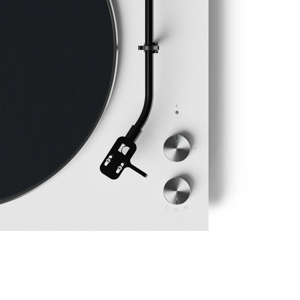 Kanto Audio OBI3 turntable, close-up