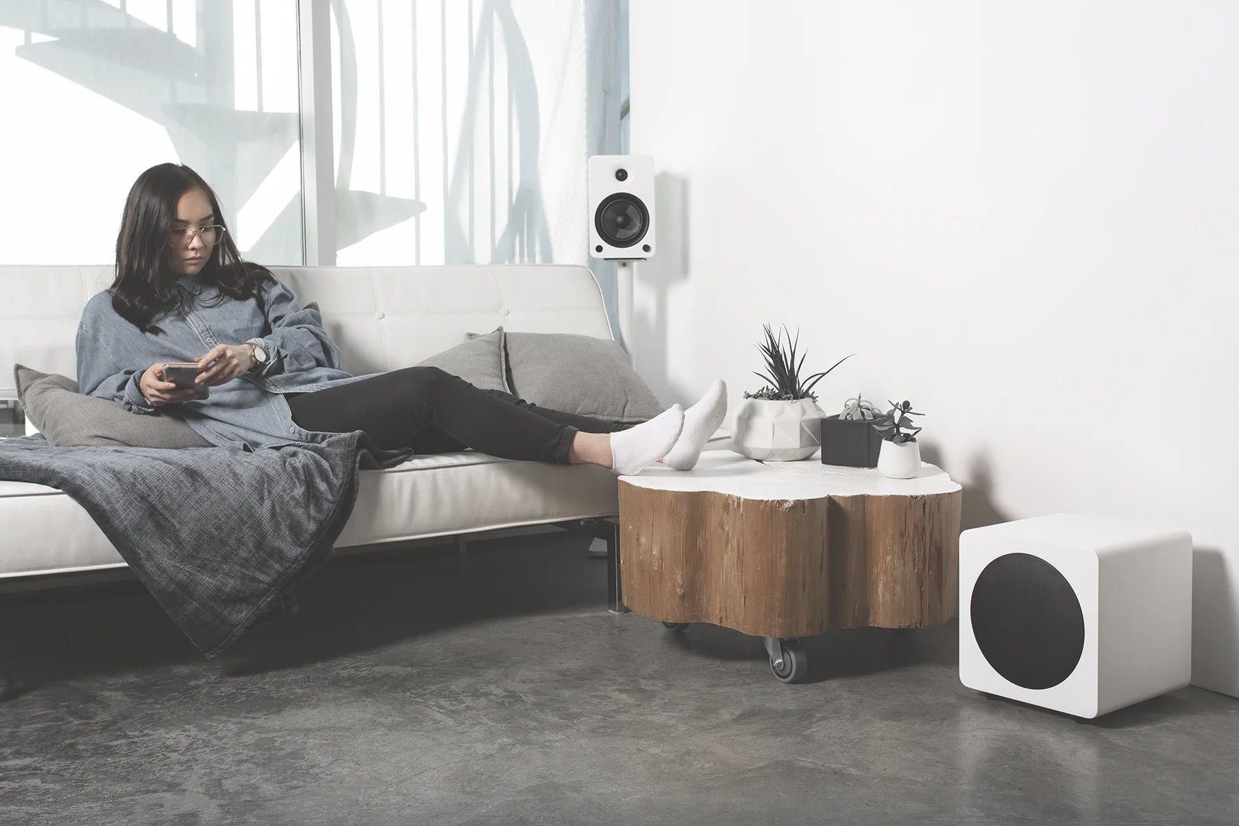 Kanto Audio SUB8V subwoofer in white