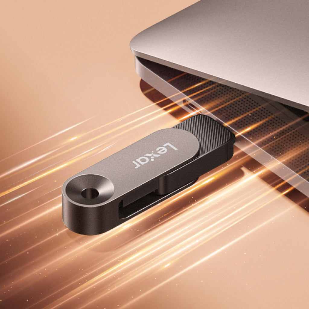 Lexar JumpDrive D500 plugging into a laptop USB-C port