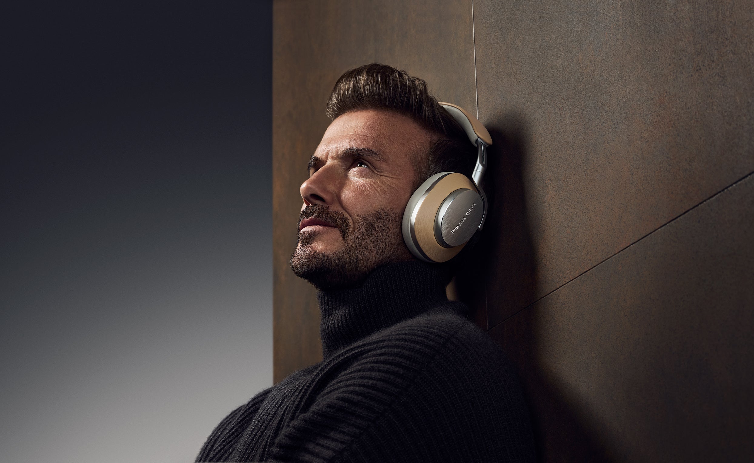 Bowers & Wilkins Px8 (Tan)