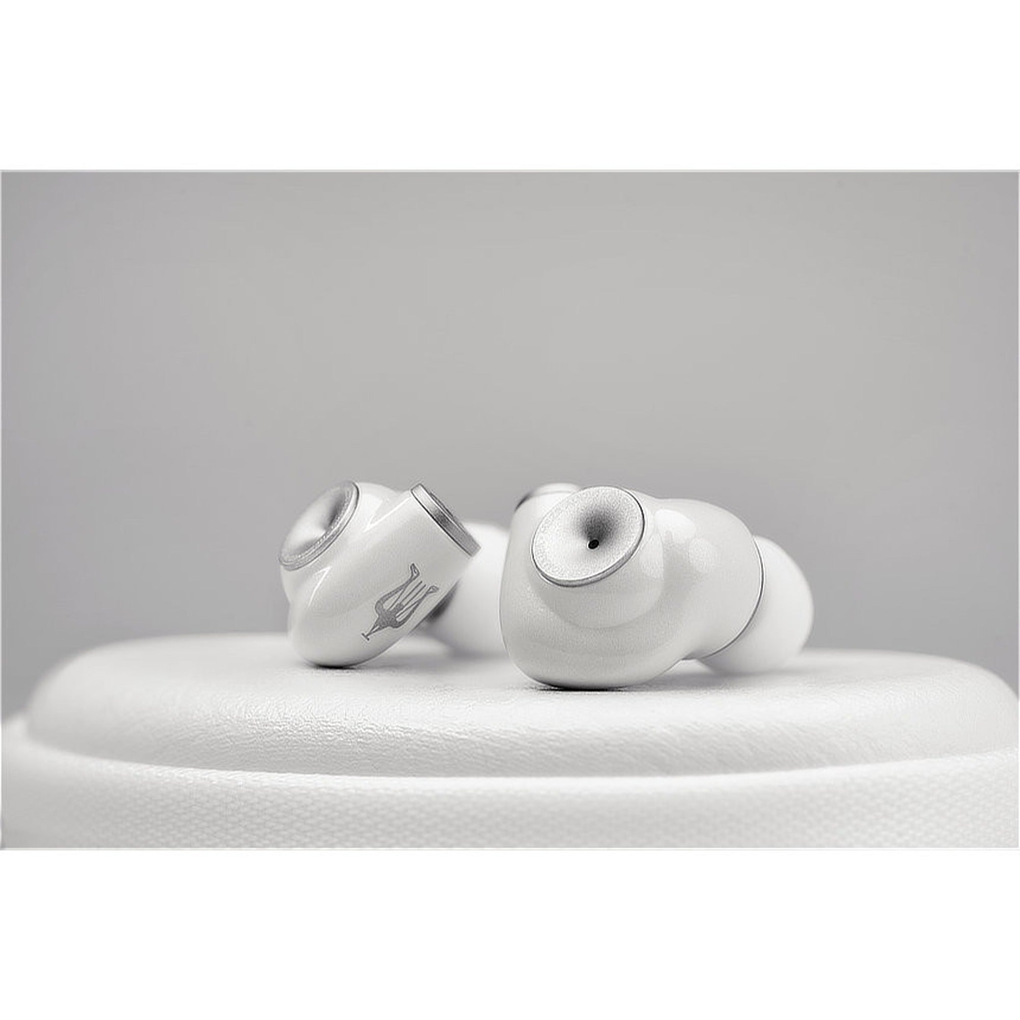 Meze Audio Alba S in-ear monitors, pair detail