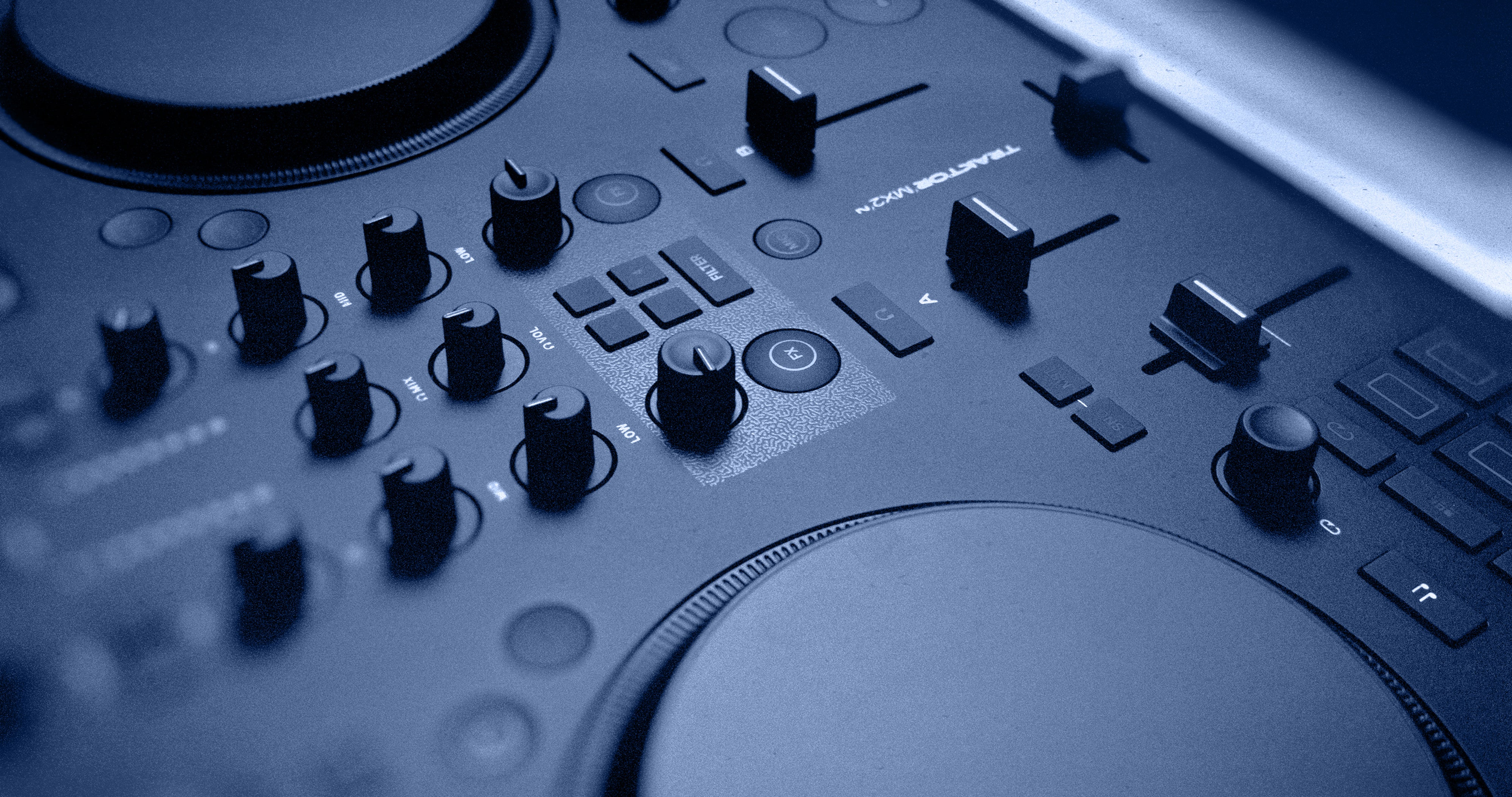 Native Instruments Traktor MX2 – Soundium