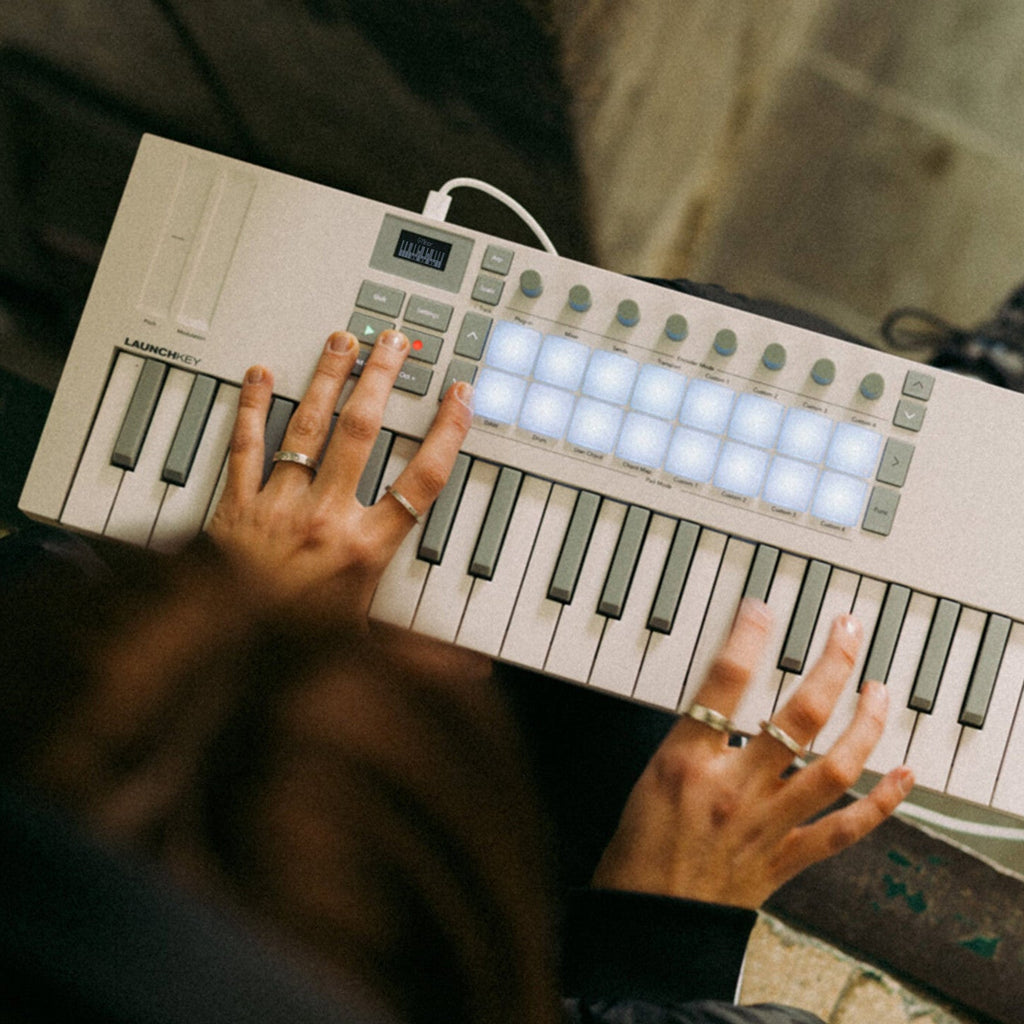 Novation Launchkey Mini 37 MK4 MIDI keyboard, lifestyle setting