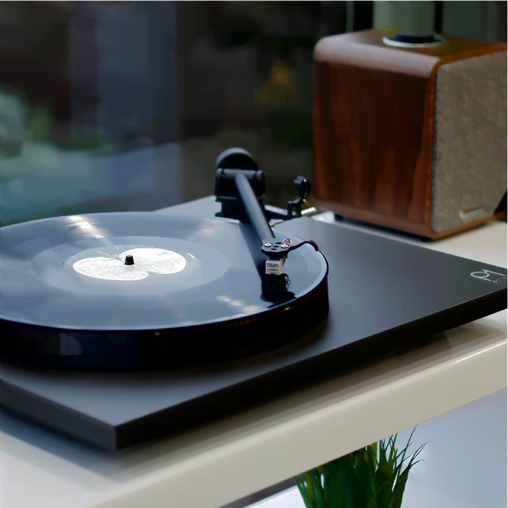 Rega Planar 1 Plus turntable