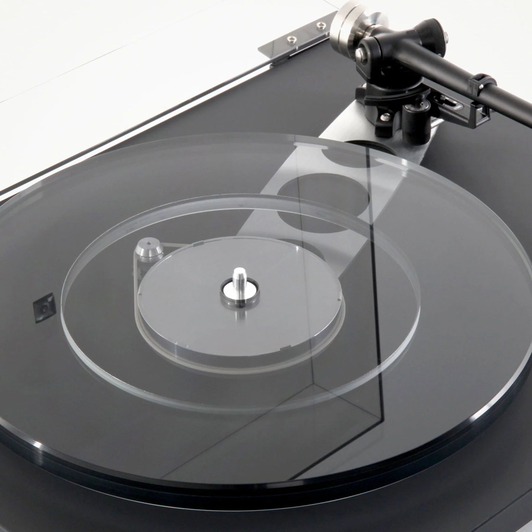 Rega Planar 6 (Polaris Grey, w/ Nd5 Cartridge)