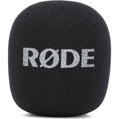 Rode Interview GO handheld adapter for Wireless GO, lifestyle setup in black