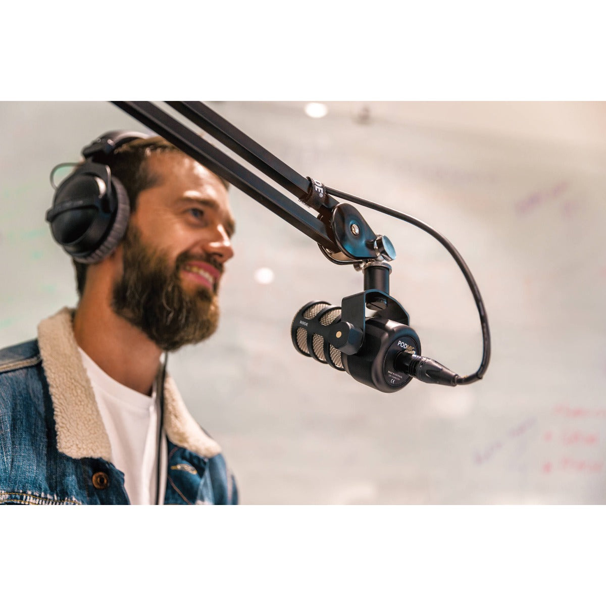 Rode PodMic dynamic microphone in black