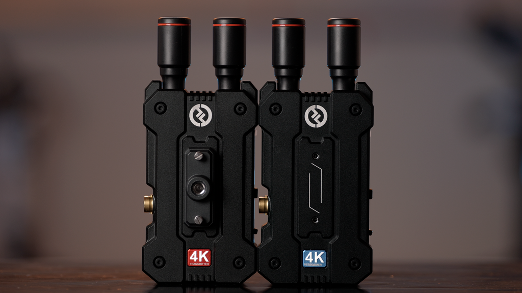 Hollyland Mars 4K wireless video transmission system accessory with display screen and control buttons.