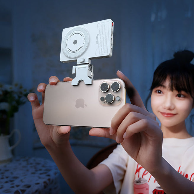 SmallRig M3 Attachable Mobile Phone LED Video Light with Clip, detail view.