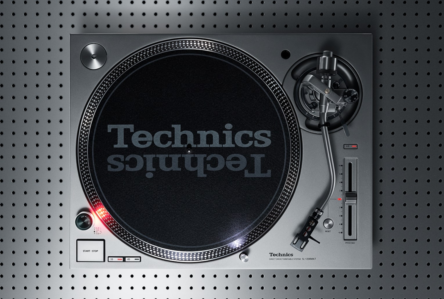 Technics SL-1200 MK7 DJ turntable, tonearm detail