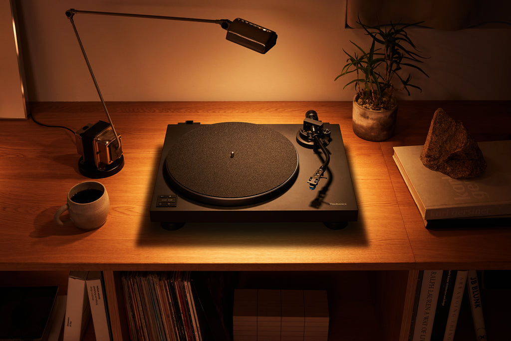 Technics SL-40CBT turntable, black view