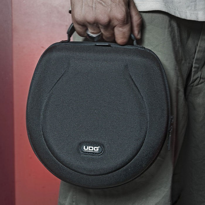 UDG Creator U8200BL large headphone hard case, in black