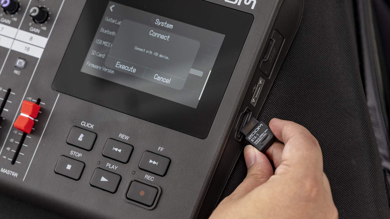 Zoom BTA-1 Bluetooth adapter