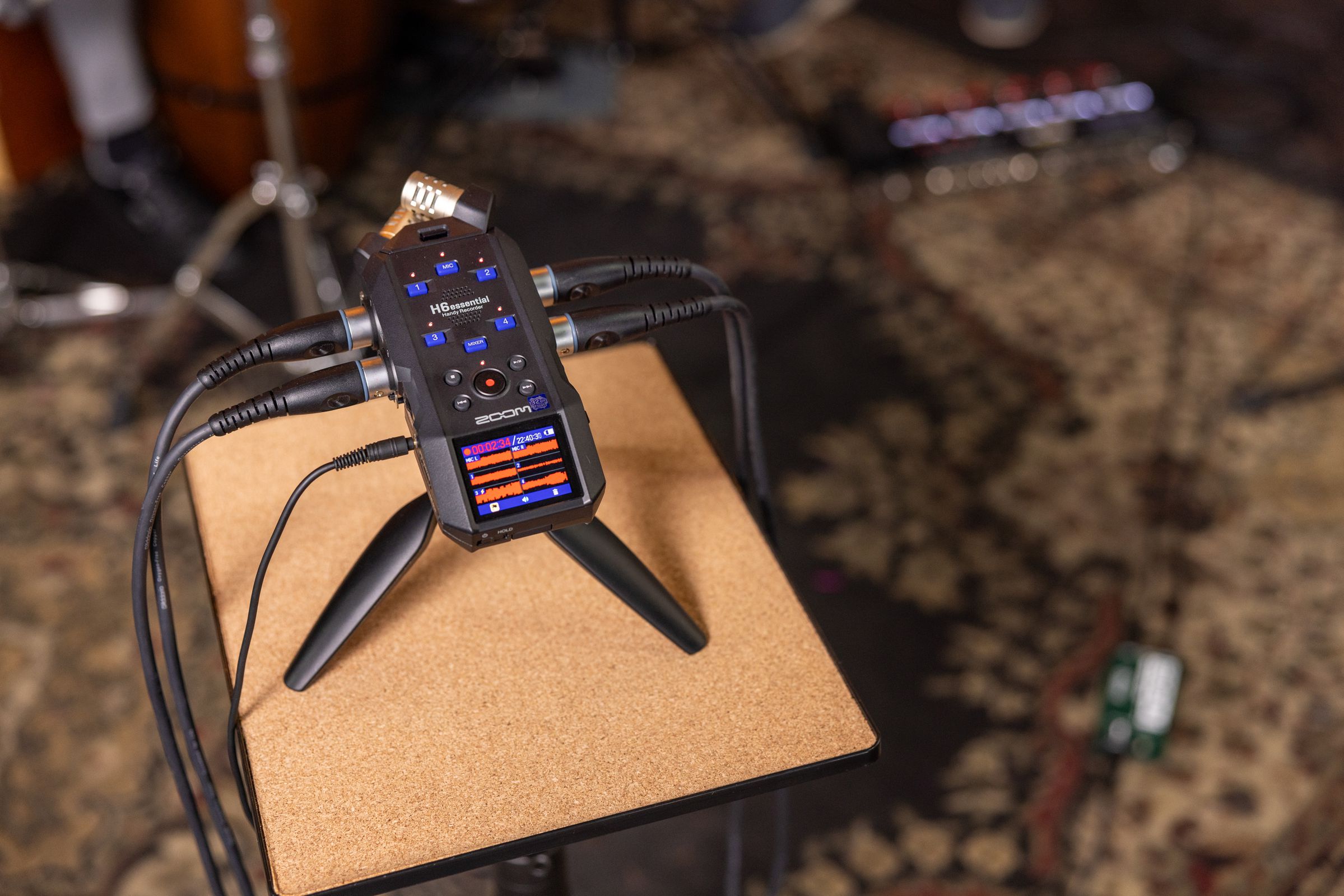 Zoom H6essential digital recorder, in use