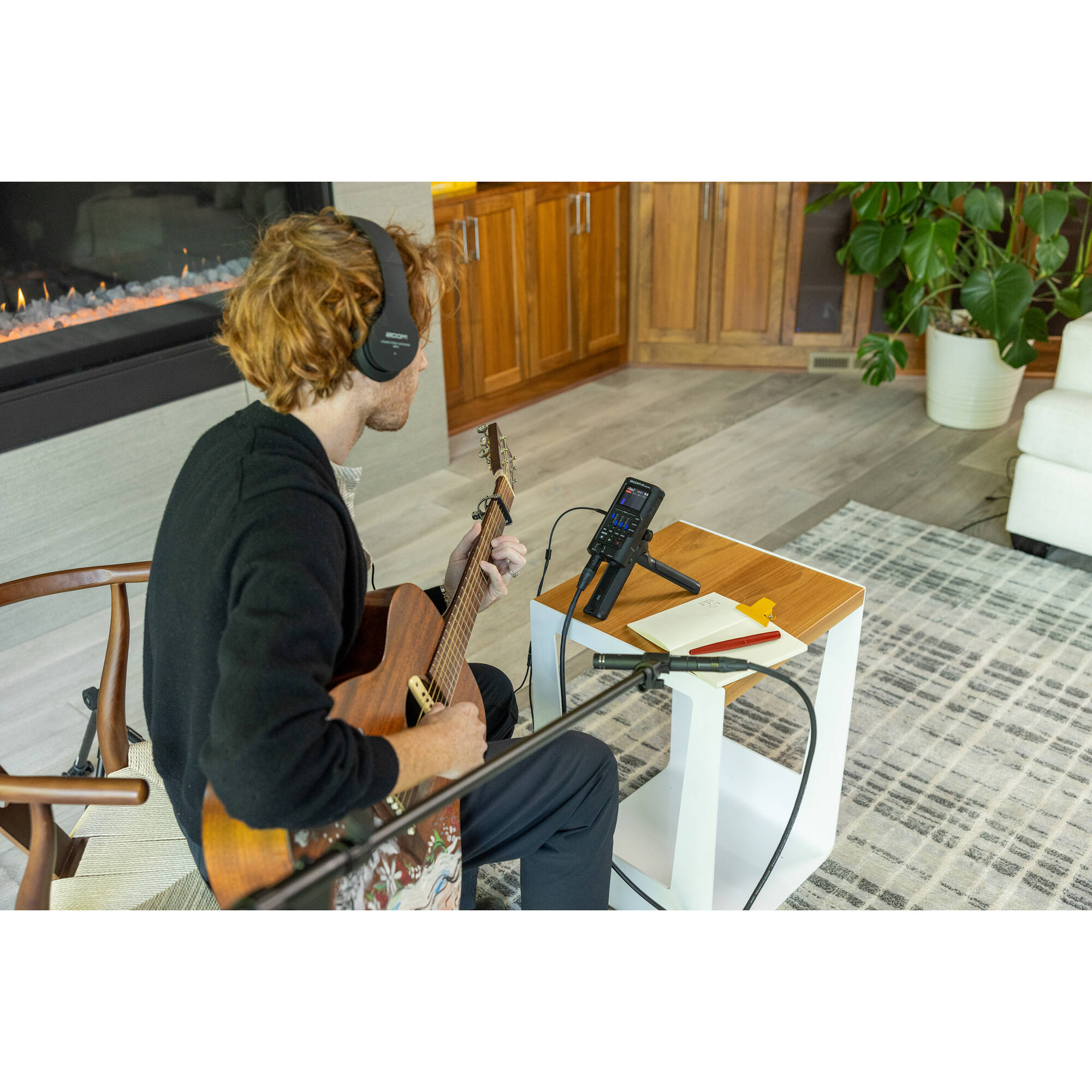 Zoom R4 MultiTrak digital recorder